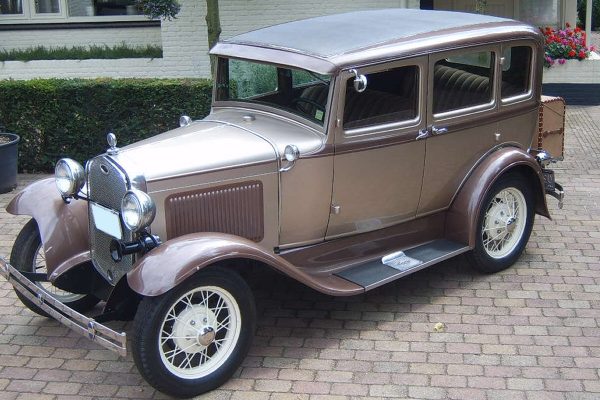 1931_Ford_A-Model_Beige