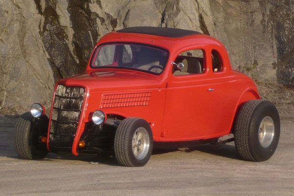 1935_Ford_Coupe_Red
