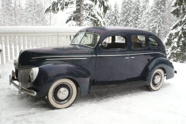 1939_Ford_Deluxe_Blue