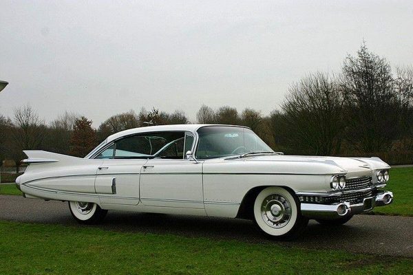 1959_Cadillac_Fleetwood_White