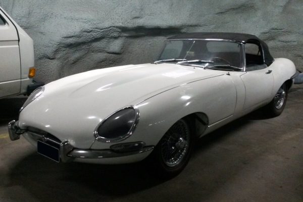 1961_Jaguar_E-Type_White