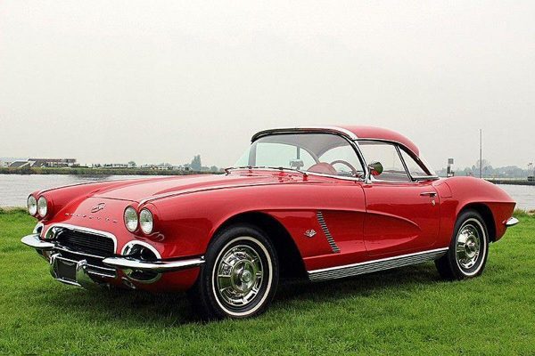 1962_Chevrolet_Corvette_Red