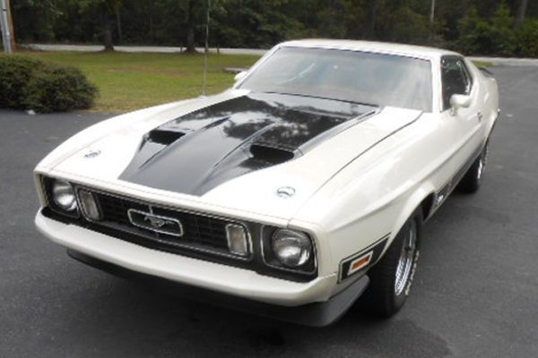 1973_Ford_Mustang_White