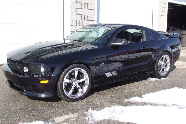 2007_Ford_Mustang_Black