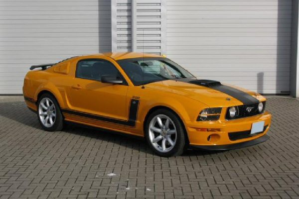 2007_Ford_Mustang_Orange