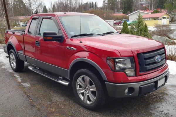 2009_Ford_F-150_Red