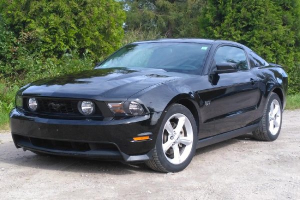 2010_Ford_Mustang_Black