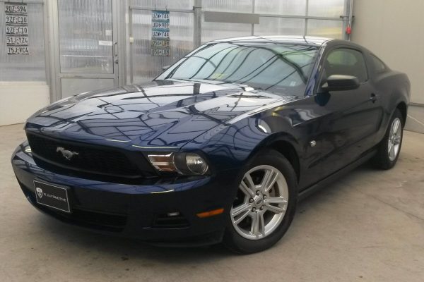 2010_Ford_Mustang_Blue