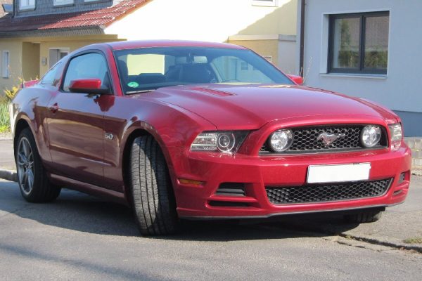 2013_Ford_Mustang_Red