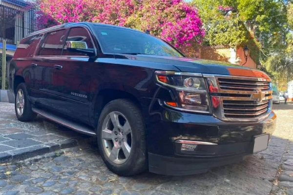 2015_Chevrolet_Suburban_LTZ_Black