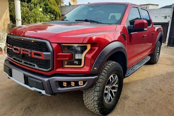 2017_Ford_F-150_Red