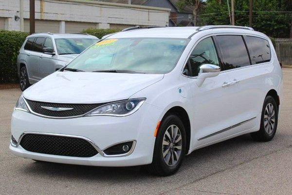 2020_Chrysler_Pacifica_White